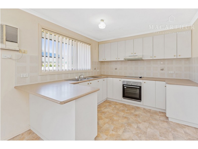 1&2/15 Yeomans Place, Kooringal NSW 2650