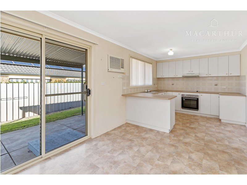 1&2/15 Yeomans Place, Kooringal NSW 2650