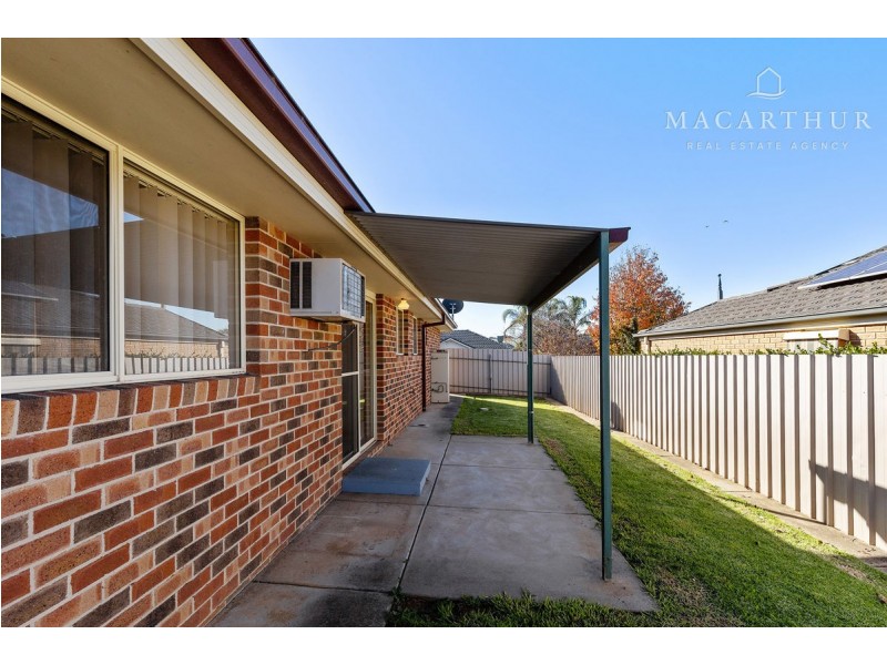 1&2/15 Yeomans Place, Kooringal NSW 2650