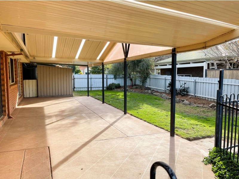 12 Cooba Place, Estella NSW 2650