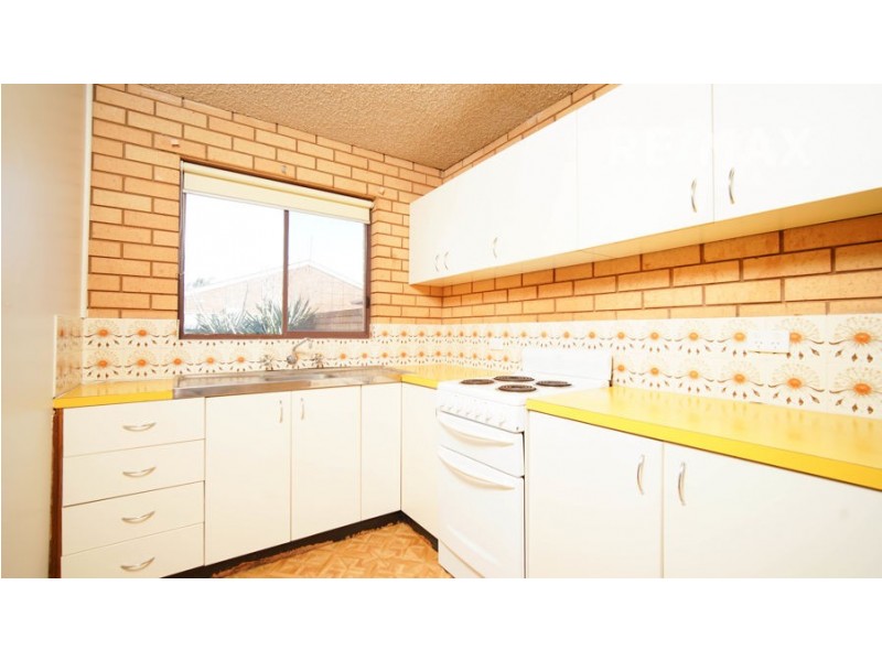 2/15 Bulolo Street, Ashmont NSW 2650