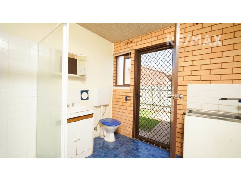 2/15 Bulolo Street, Ashmont NSW 2650