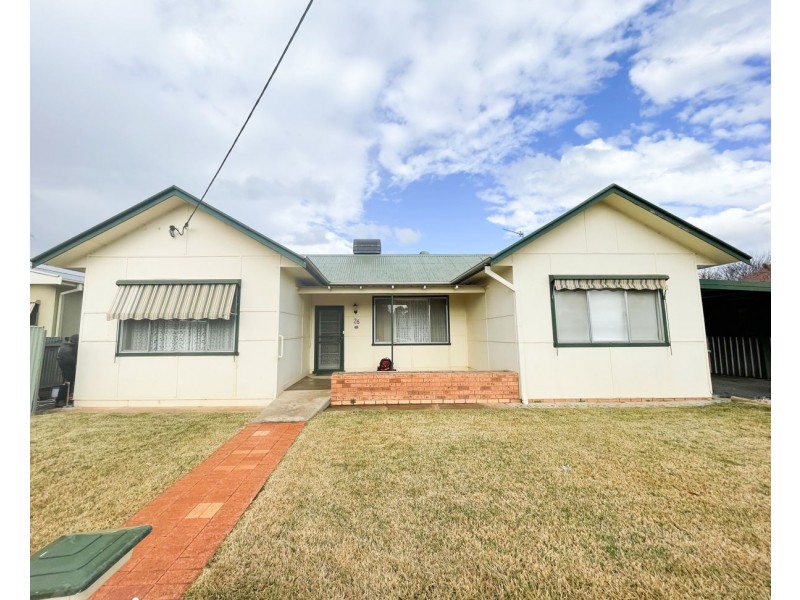 26 Drummond Street, Lockhart NSW 2656