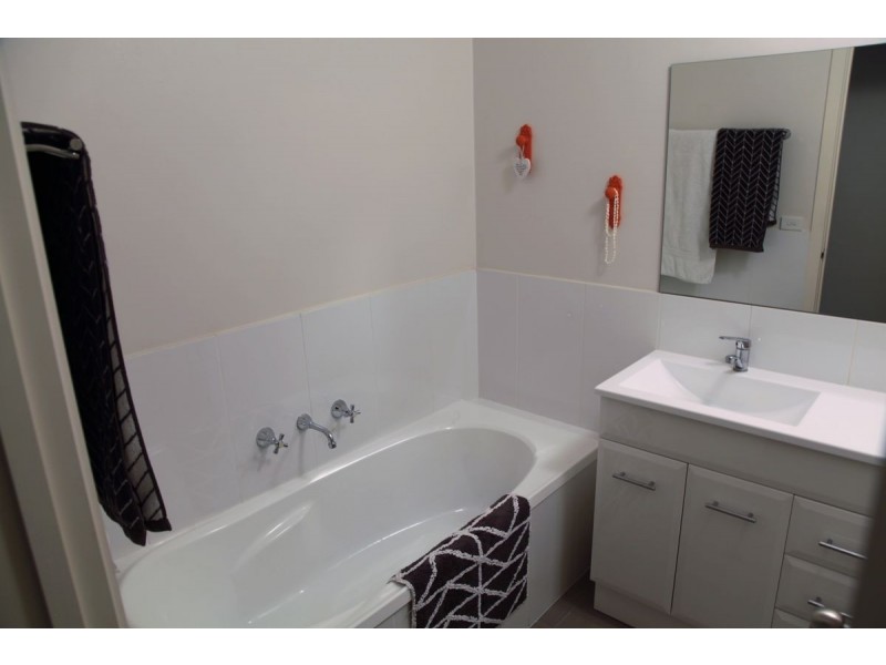 7/6-14 Mirrul Street, Glenfield Park NSW 2650