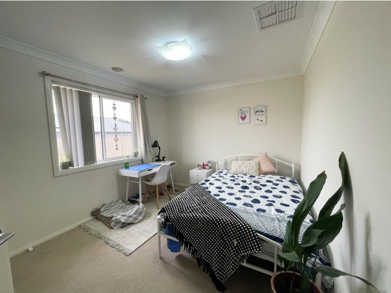 64 Messenger Avenue, Boorooma NSW 2650
