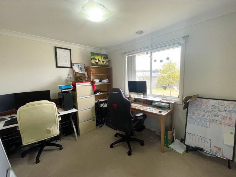 64 Messenger Avenue, Boorooma NSW 2650