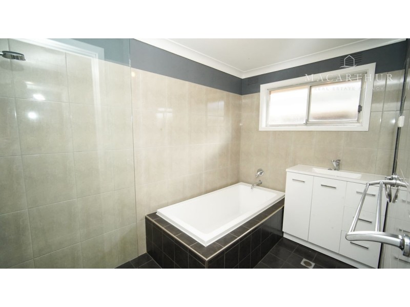 7 Buchhorn Street, Tolland NSW 2650