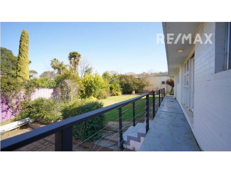 340 Lake Albert Road, Kooringal NSW 2650