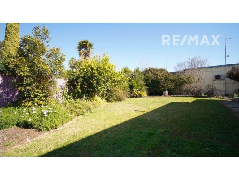 340 Lake Albert Road, Kooringal NSW 2650