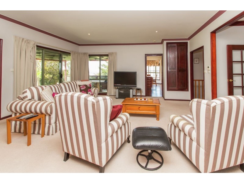 4 Loru Close, Kooringal NSW 2650