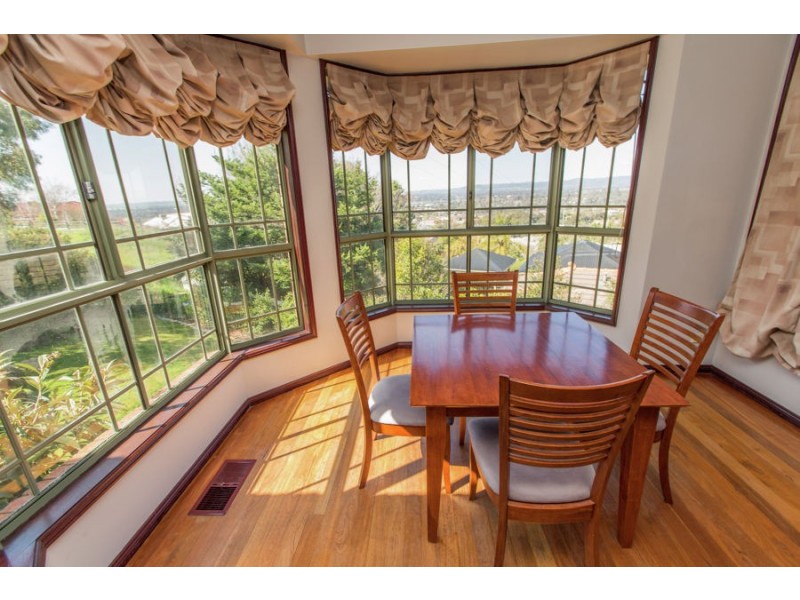 4 Loru Close, Kooringal NSW 2650