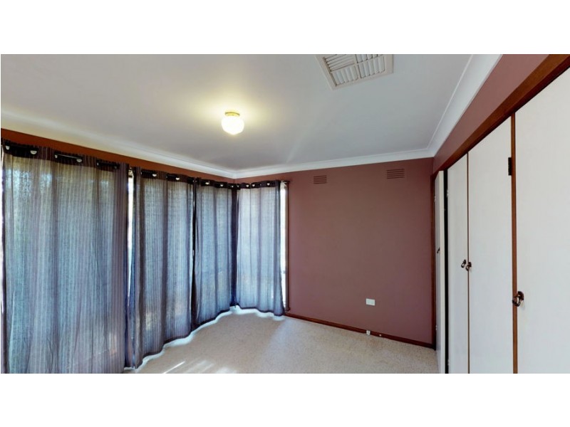 44 Fairbairn Crescent, Kooringal NSW 2650