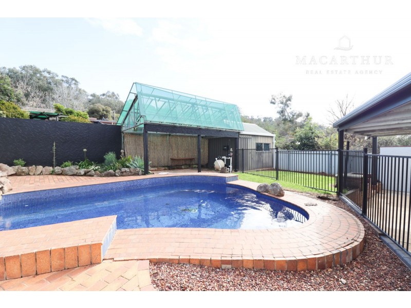 170 Lake Albert Road, Kooringal NSW 2650