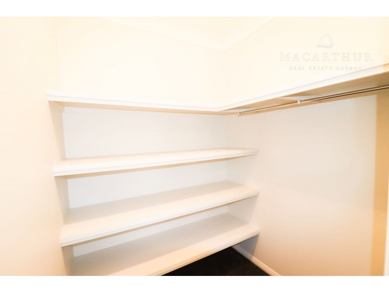 4 Hollows Crescent, Lloyd NSW 2650