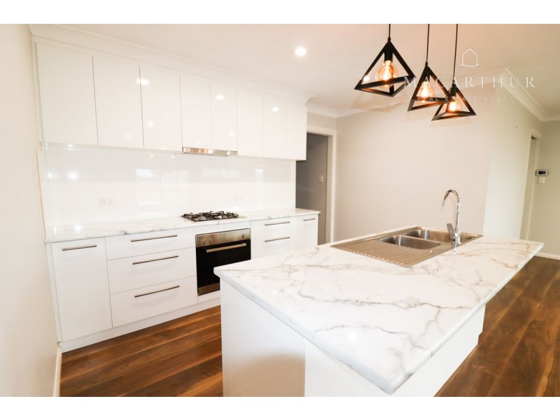 4 Hollows Crescent, Lloyd NSW 2650