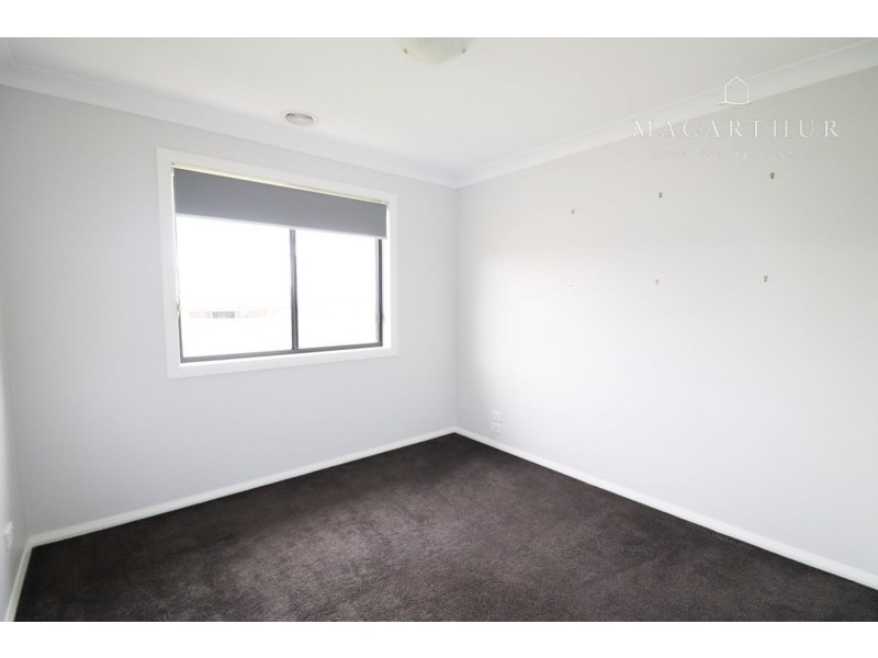 4 Hollows Crescent, Lloyd NSW 2650