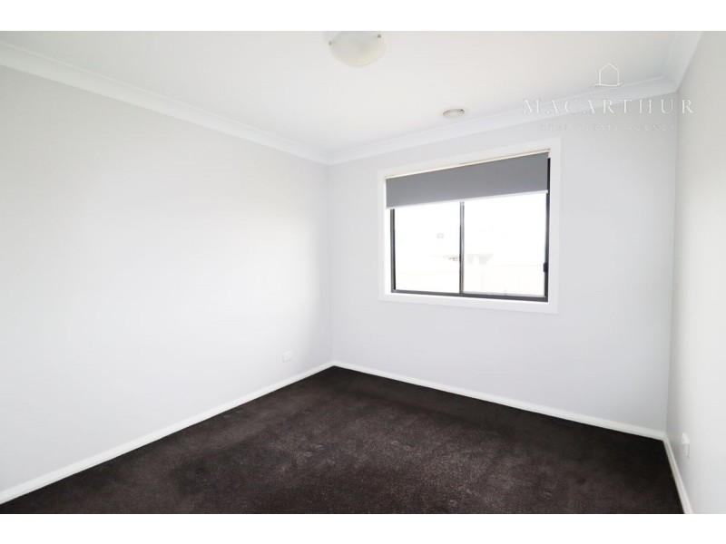 4 Hollows Crescent, Lloyd NSW 2650