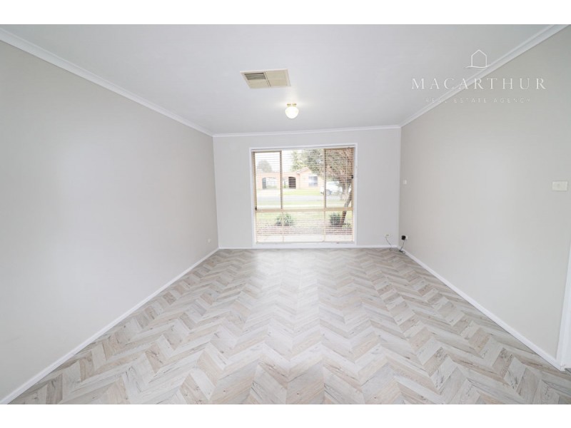 42 Dunn Avenue, Forest Hill NSW 2651