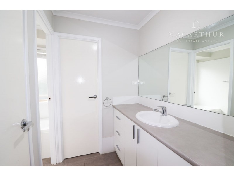 42 Dunn Avenue, Forest Hill NSW 2651