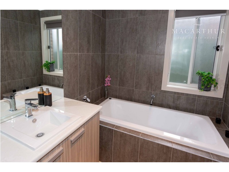 9B Gimlet Place, Forest Hill NSW 2651