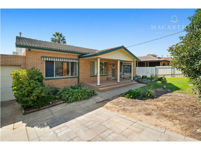 25 Leavenworth Drive, Mount Austin NSW 2650