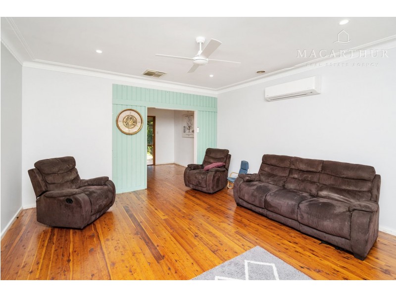 25 Leavenworth Drive, Mount Austin NSW 2650