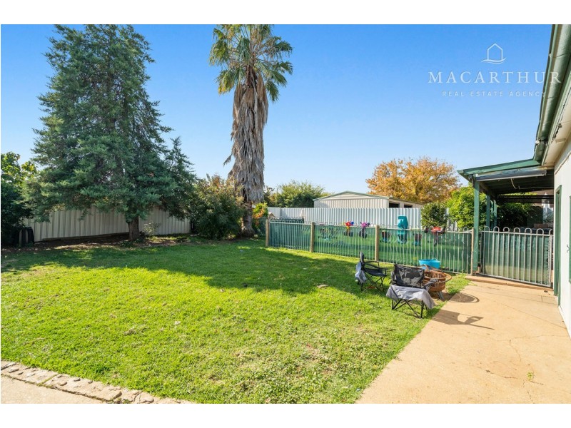 25 Leavenworth Drive, Mount Austin NSW 2650