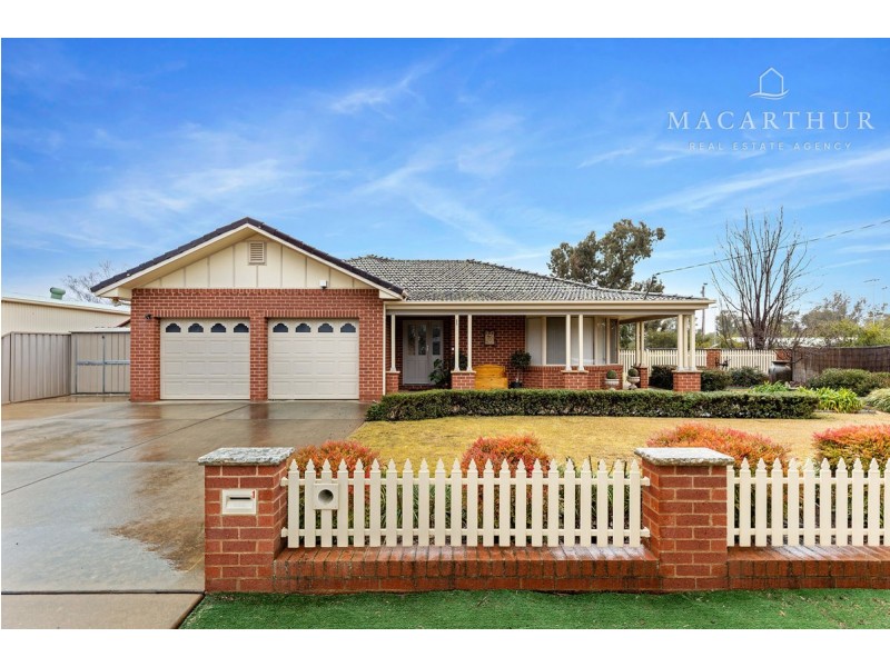 1 Angel Street, Lake Albert NSW 2650