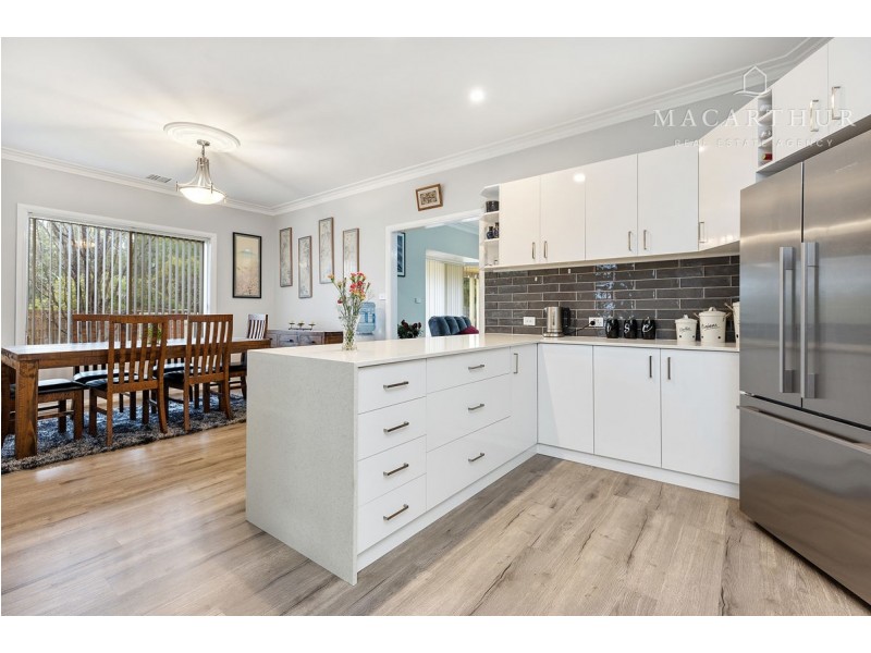 1 Angel Street, Lake Albert NSW 2650