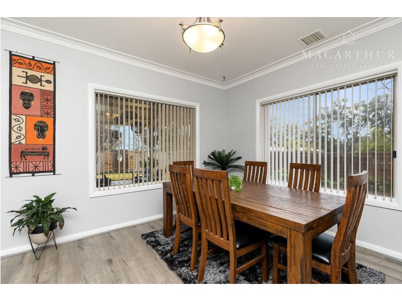 1 Angel Street, Lake Albert NSW 2650