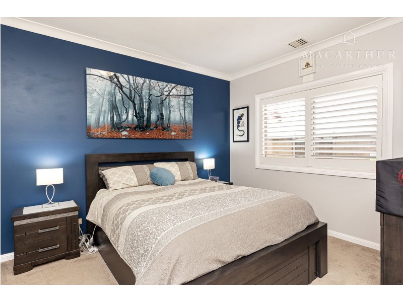 1 Angel Street, Lake Albert NSW 2650