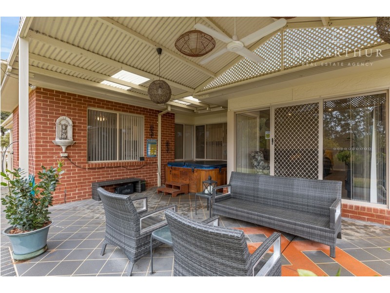 1 Angel Street, Lake Albert NSW 2650