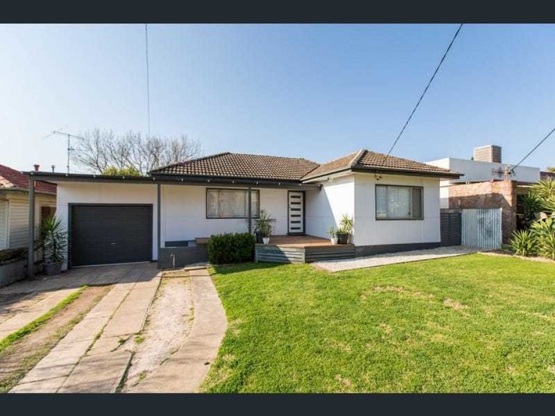 13 Ceduna Street, Mount Austin NSW 2650