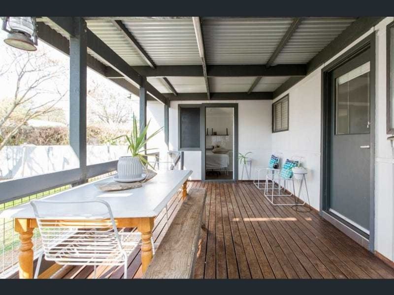 13 Ceduna Street, Mount Austin NSW 2650