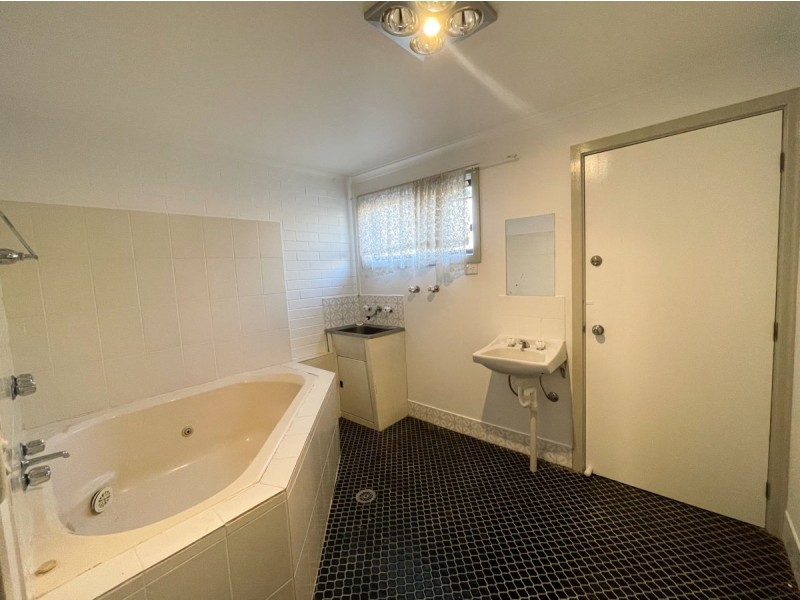 2/270 Fernleigh Road, Ashmont NSW 2650