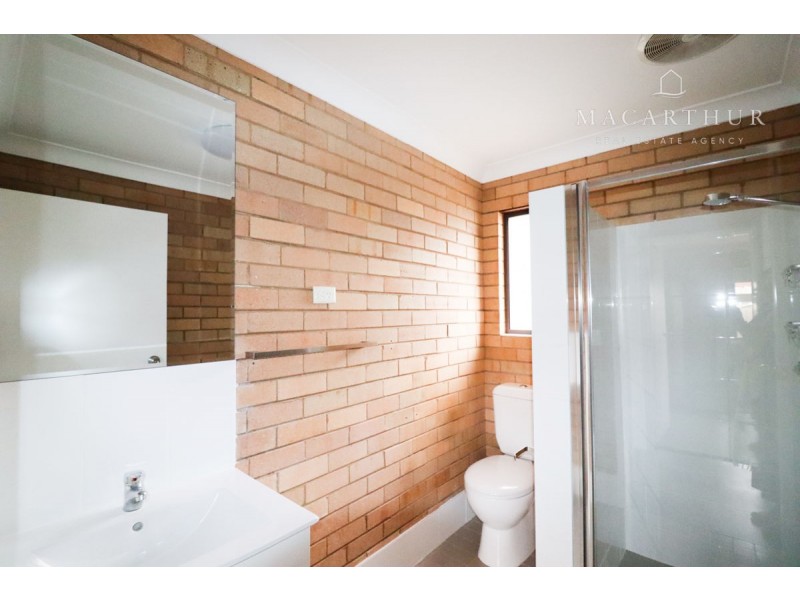 1/4 Rowe Street, Wagga Wagga NSW 2650