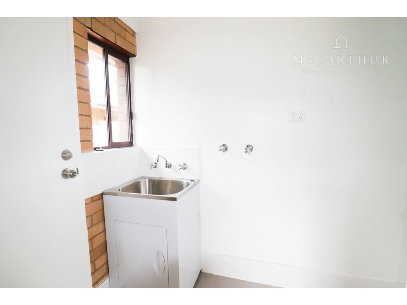 1/4 Rowe Street, Wagga Wagga NSW 2650