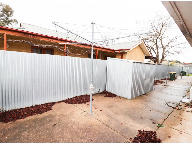 1/4 Rowe Street, Wagga Wagga NSW 2650