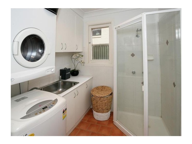 8 Macleay Street, Turvey Park NSW 2650