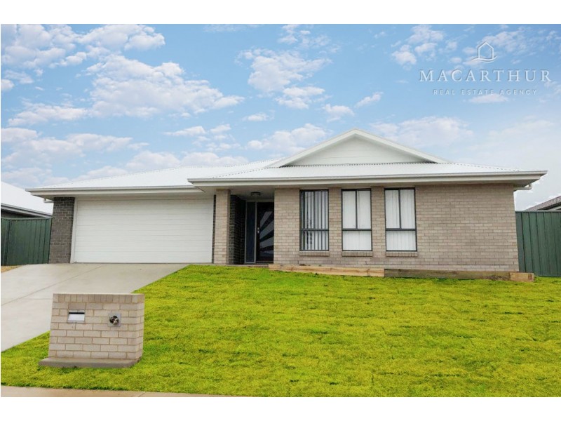 3 Hazelwood Drive, Forest Hill NSW 2651