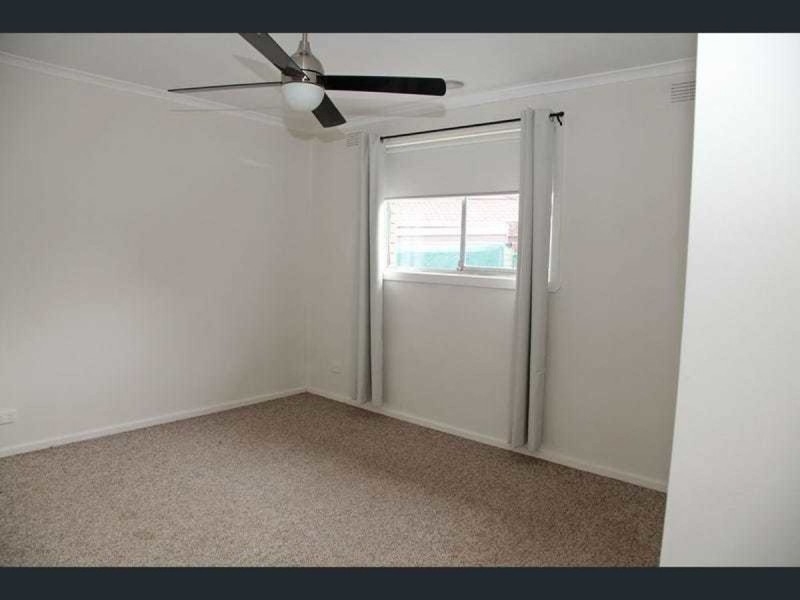 15 Telopea Crescent, Lake Albert NSW 2650