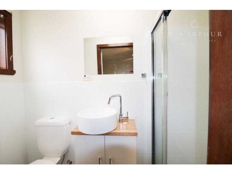 16 Pinaroo Drive, Glenfield Park NSW 2650