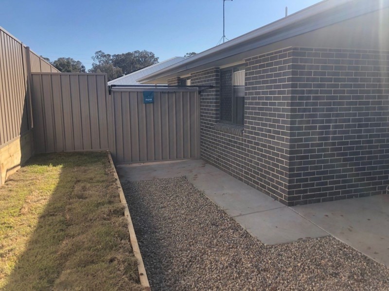 2/34 Gasnier Loop, Boorooma NSW 2650