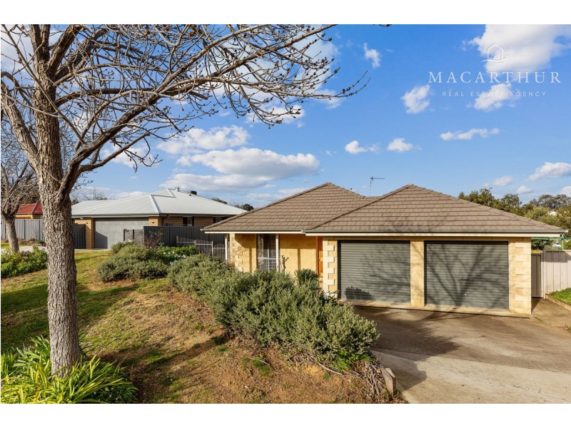 2a Galleon Place, Estella NSW 2650