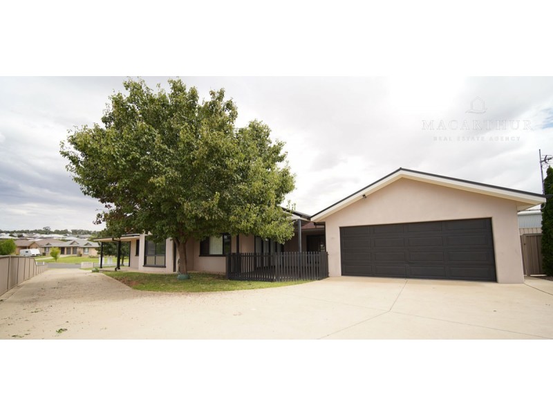 1/7 Bedervale Street, Bourkelands NSW 2650