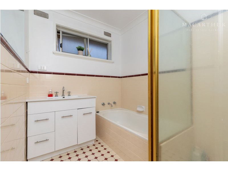 2 Parkhurst Street, Tolland NSW 2650