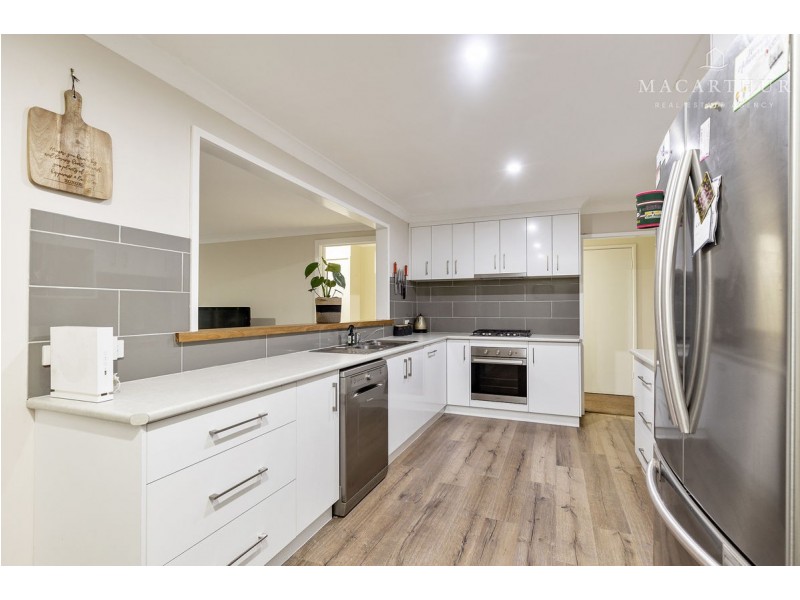 2 Parkhurst Street, Tolland NSW 2650