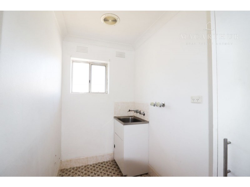 6/4 Nordlingen Drive, Tolland NSW 2650