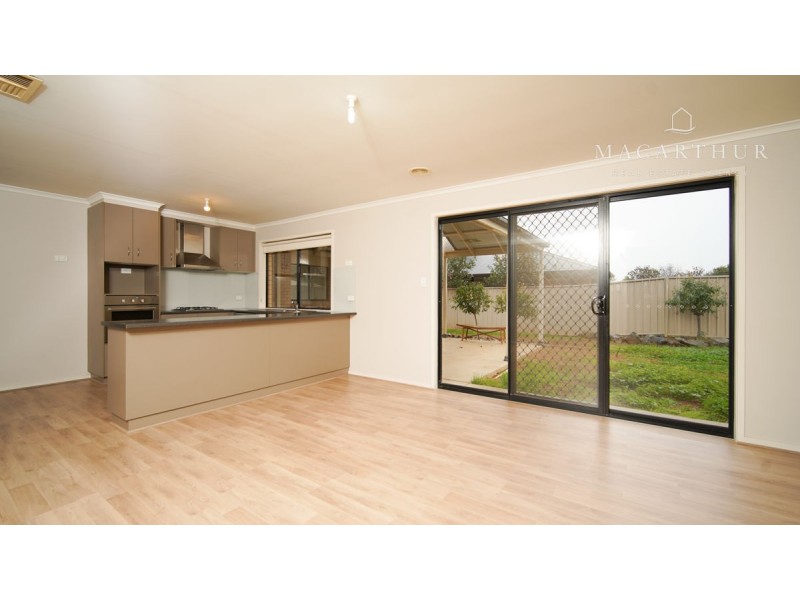 9 Apprentice Avenue, Ashmont NSW 2650
