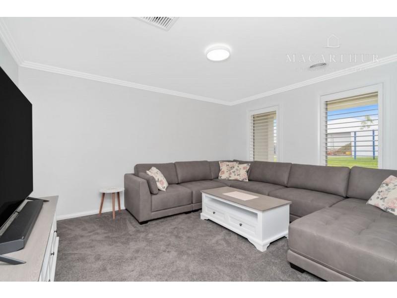 29 Gasnier Loop, Boorooma NSW 2650